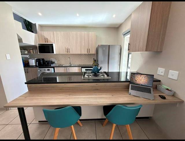 2 BEDROOM TOWNHOUSE FOR SALE IN FERNDALE
